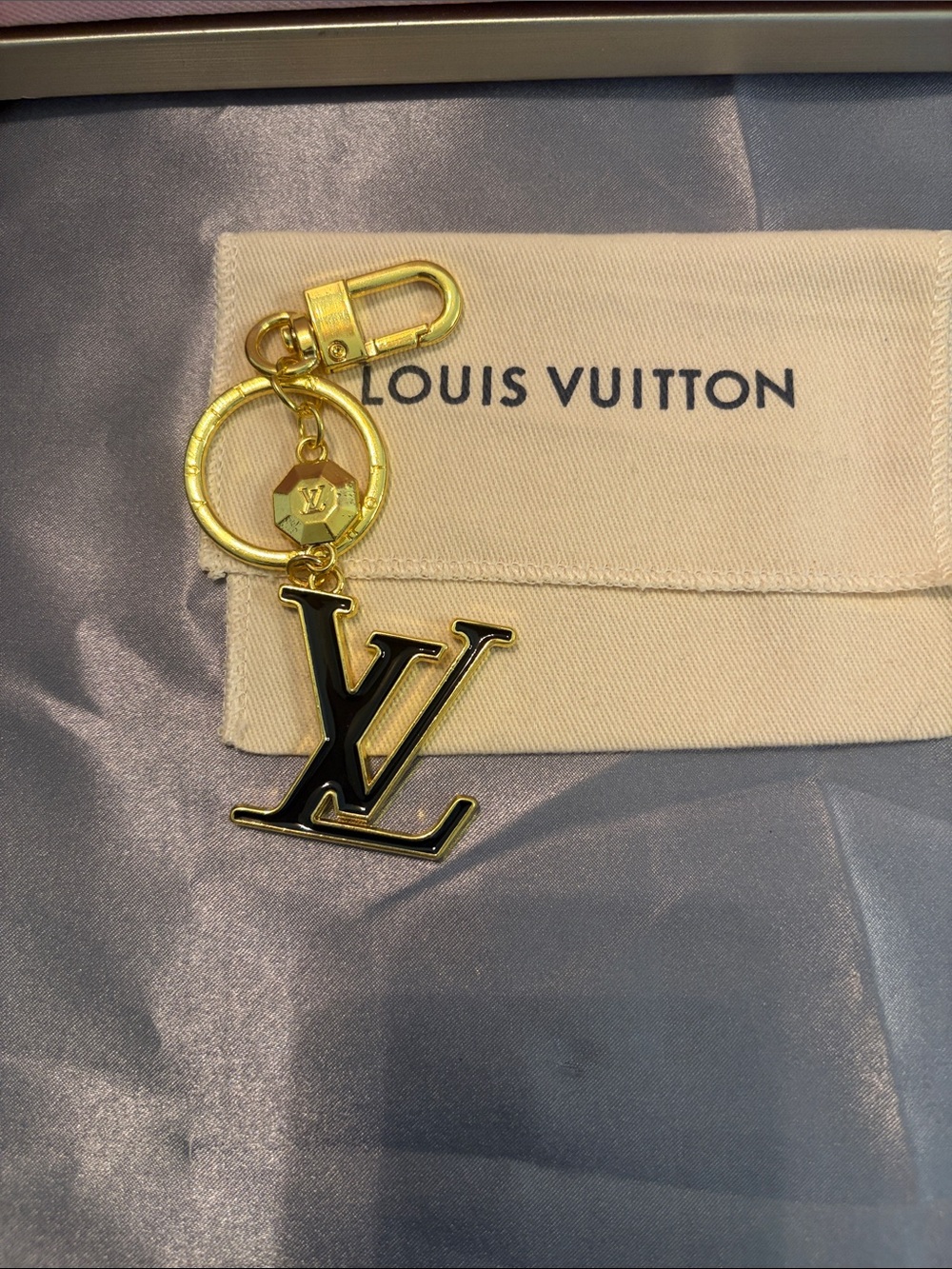 Black & Gold Pendant Key Holder